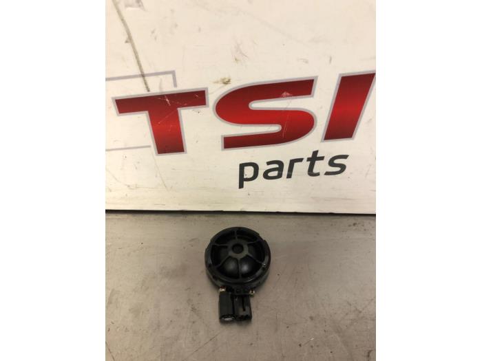Gebruikte Luidspreker Audi A1 (8X1/8XK) 1.4 TFSI 16V 122 Prijs € 8,00 Margeregeling aangeboden door TSI-Parts / Allmotorparts B.V.