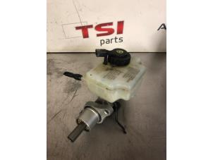 Gebruikte Hoofdremcilinder Seat Leon (1P1) 1.8 TSI 16V Prijs € 30,00 Inclusief btw aangeboden door TSI-Parts / Allmotorparts B.V.