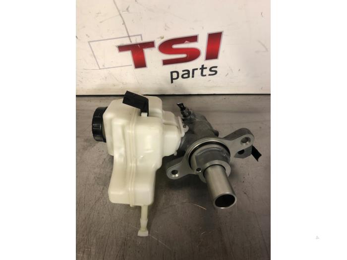 Gebruikte Hoofdremcilinder Volkswagen Golf VIII (CD1) 2.0 GTI Clubsport 16V Prijs € 62,00 Margeregeling aangeboden door TSI-Parts / Allmotorparts B.V.