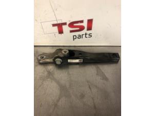 Gebruikte Motorrubber Volkswagen Golf VIII (CD1) 2.0 GTI Clubsport 16V Prijs € 35,01 Inclusief btw aangeboden door TSI-Parts / Allmotorparts B.V.