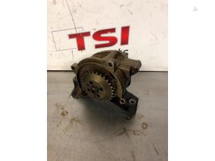 Gebruikte Oliepomp Volkswagen Golf VI (5K1) 1.4 TSI 160 16V Prijs € 70,00 Inclusief btw aangeboden door TSI-Parts / Allmotorparts B.V.