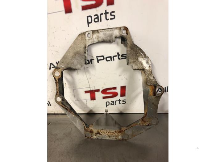 Gebruikte Tussenplaat motor Audi A1 (8X1/8XK) 1.4 TFSI 16V 185 Prijs € 8,00 Margeregeling aangeboden door TSI-Parts / Allmotorparts B.V.