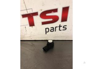 Gebruikte Ultrasoon sensor Volkswagen Golf VIII (CD1) 2.0 GTI Clubsport 16V Prijs € 40,00 Inclusief btw aangeboden door TSI-Parts / Allmotorparts B.V.