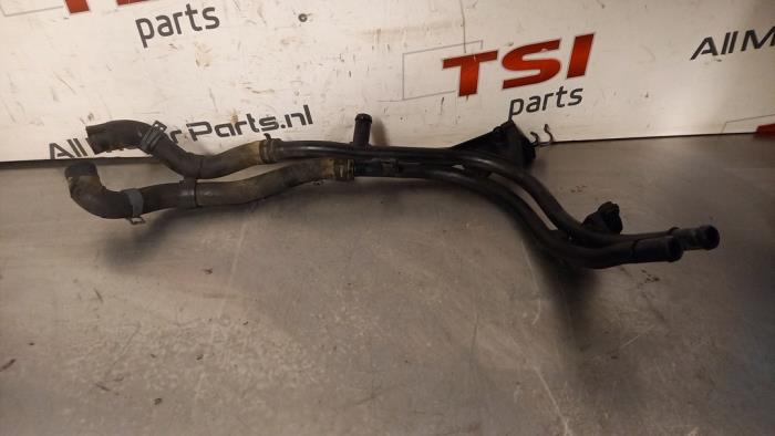 Gebruikte Waterpijp Volkswagen Passat CC (357) 1.8 TSI 16V 4Motion Prijs € 17,00 Margeregeling aangeboden door TSI-Parts / Allmotorparts B.V.