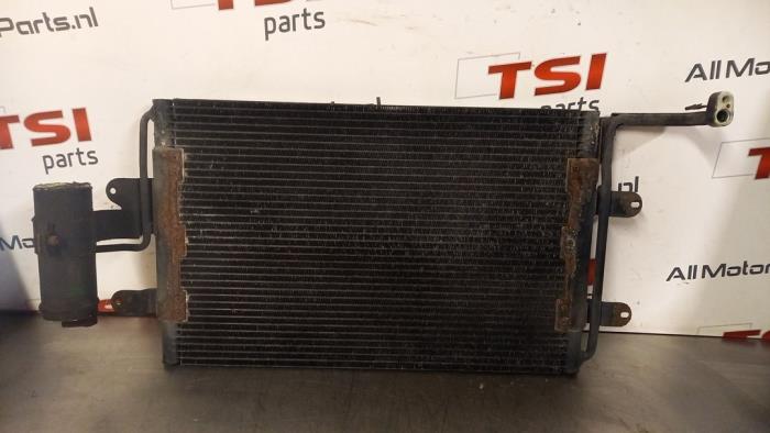 Gebruikte Airco Condensor Volkswagen Golf IV (1J1) 1.8 20V Turbo Prijs € 25,00 Margeregeling aangeboden door TSI-Parts / Allmotorparts B.V.