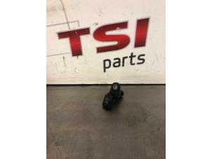 Gebruikte Sensor Nokkenas Volkswagen Golf VIII (CD1) 2.0 GTI Clubsport 16V Prijs € 20,00 Inclusief btw aangeboden door TSI-Parts / Allmotorparts B.V.