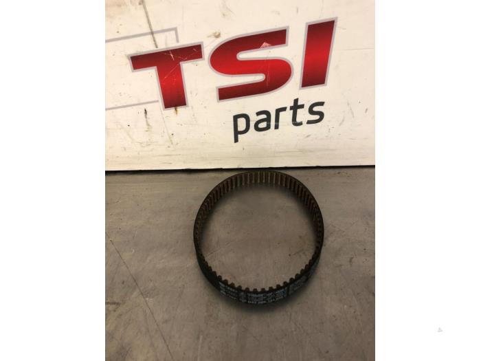 Gebruikte Distributieriem Volkswagen Golf VIII (CD1) 2.0 GTI Clubsport 16V Prijs € 10,00 Margeregeling aangeboden door TSI-Parts / Allmotorparts B.V.