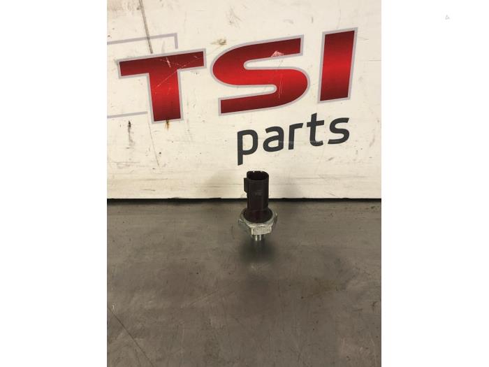 Gebruikte Oliedruk Schakelaar Volkswagen Golf VIII (CD1) 2.0 GTI Clubsport 16V Prijs € 12,00 Margeregeling aangeboden door TSI-Parts / Allmotorparts B.V.
