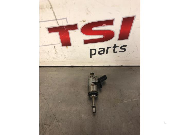 Gebruikte Injector (benzine injectie) Volkswagen Golf VIII (CD1) 2.0 GTI Clubsport 16V Prijs € 100,43 Inclusief btw aangeboden door TSI-Parts / Allmotorparts B.V.