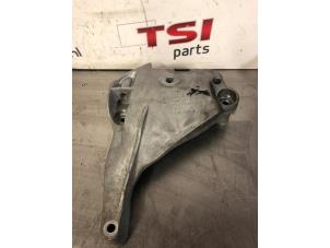 Gebruikte Motorrubber Volkswagen Golf VIII (CD1) 2.0 GTI Clubsport 16V Prijs € 75,00 Inclusief btw aangeboden door TSI-Parts / Allmotorparts B.V.