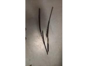 Gebruikte Ruitenwisserarm set Audi A3 (8P1) 1.8 16V TFSI Prijs € 30,00 Inclusief btw aangeboden door TSI-Parts / Allmotorparts B.V.