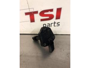 Gebruikte Olie niveau sensor Volkswagen Polo V (6R) 1.2 TSI Prijs € 25,00 Inclusief btw aangeboden door TSI-Parts / Allmotorparts B.V.