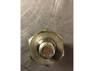 Oliedruk sensor van een Volkswagen Golf VII (AUA) 1.4 TSI 16V 2016