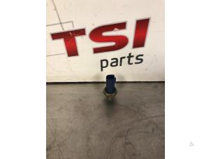 Gebruikte Oliedruk sensor Volkswagen Golf VII (AUA) 1.4 TSI 16V Prijs € 9,99 Inclusief btw aangeboden door TSI-Parts / Allmotorparts B.V.