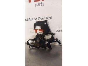 Gebruikte Distributiedeksel Volkswagen Caddy III (2KA,2KH,2CA,2CH) 1.6 TDI 16V Prijs € 15,00 Inclusief btw aangeboden door TSI-Parts / Allmotorparts B.V.