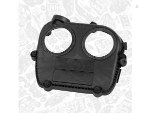 Gebruikte Distributiedeksel Volkswagen Golf VII (AUA) 2.0 R 4Motion 16V Prijs € 45,00 Inclusief btw aangeboden door TSI-Parts / Allmotorparts B.V.