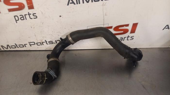 Gebruikte Koelwaterslang Volkswagen Golf VI (5K1) 1.6 TDI 16V Prijs € 17,00 Margeregeling aangeboden door TSI-Parts / Allmotorparts B.V.