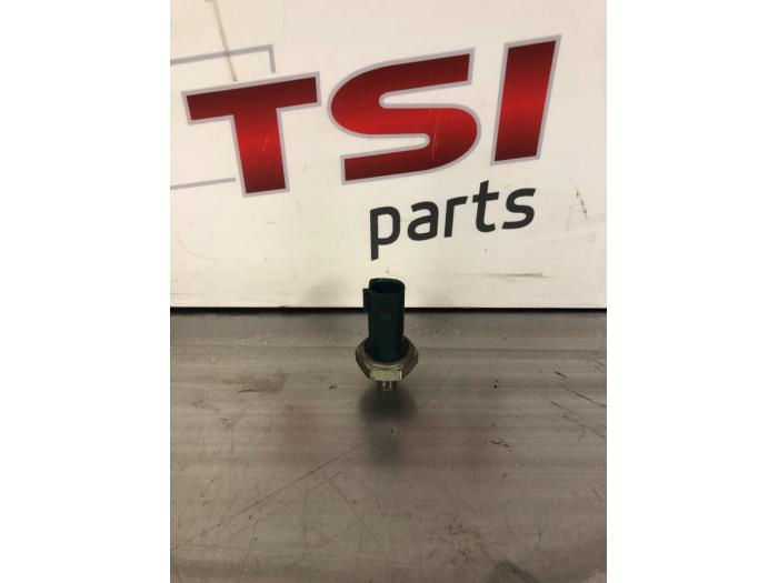 Gebruikte Oliedruk sensor Volkswagen Polo V (6R) 1.2 TSI Prijs € 12,00 Margeregeling aangeboden door TSI-Parts / Allmotorparts B.V.