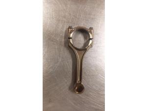 Gebruikte Drijfstang Audi RS 6 Avant (C7) 4.0 V8 TFSI 32V Prijs € 200,00 Inclusief btw aangeboden door TSI-Parts / Allmotorparts B.V.