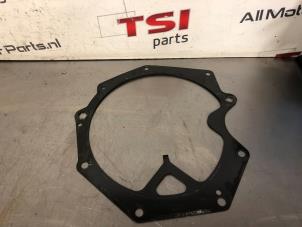 Gebruikte Tussenplaat motor Seat Arona (KJX) 1.0 TSI 12V Prijs € 9,08 Inclusief btw aangeboden door TSI-Parts / Allmotorparts B.V.