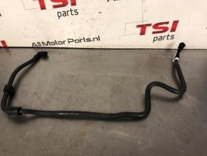 Gebruikte Brandstofleiding Seat Arona (KJX) 1.0 TSI 12V Prijs € 35,01 Inclusief btw aangeboden door TSI-Parts / Allmotorparts B.V.