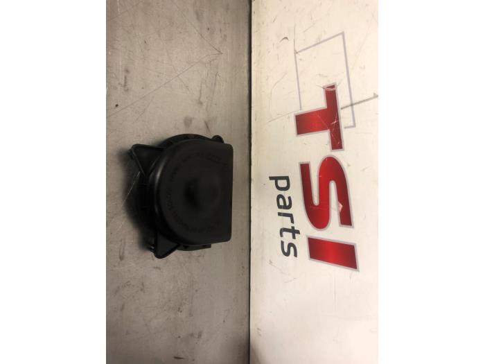 Gebruikte Oliepomp Volkswagen Scirocco (137/13AD) 1.4 TSI 160 16V Prijs € 4,00 Margeregeling aangeboden door TSI-Parts / Allmotorparts B.V.