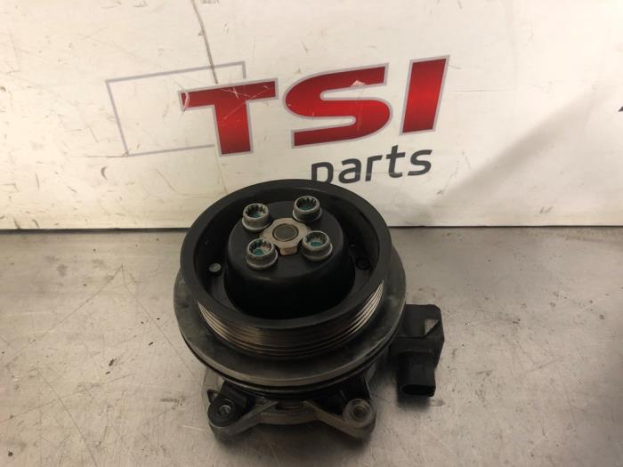 Gebruikte Waterpomp Volkswagen Golf Plus (5M1/1KP) 1.4 TSI 160 16V Prijs € 62,00 Margeregeling aangeboden door TSI-Parts / Allmotorparts B.V.