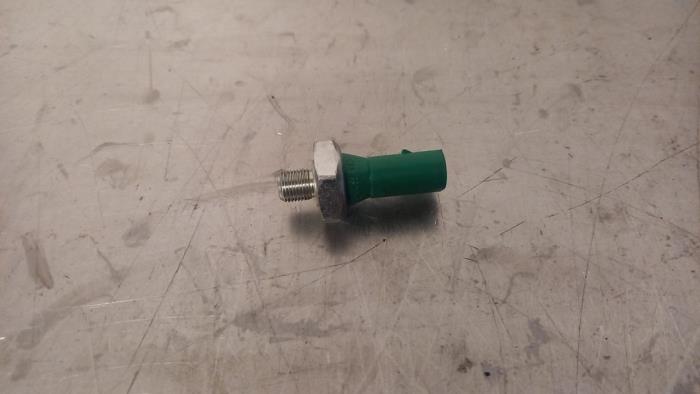 Gebruikte Oliedruk Schakelaar Audi A8 (D4) 4.0 V8 32V 60 TFSI Quattro Prijs € 10,00 Margeregeling aangeboden door TSI-Parts / Allmotorparts B.V.