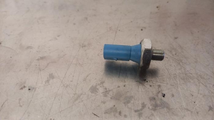 Gebruikte Oliedruk Schakelaar Audi A8 (D4) 4.0 V8 32V 60 TFSI Quattro Prijs € 10,00 Margeregeling aangeboden door TSI-Parts / Allmotorparts B.V.