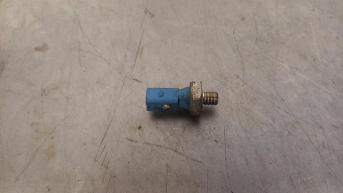 Gebruikte Schakelaar Oliedruk Audi RS 6 Avant (C7) 4.0 V8 TFSI 32V Prijs € 10,00 Margeregeling aangeboden door TSI-Parts / Allmotorparts B.V.