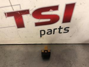 Gebruikte Alarm sensor Audi TT (8J3) 2.0 TFSI 16V Prijs € 9,99 Inclusief btw aangeboden door TSI-Parts / Allmotorparts B.V.