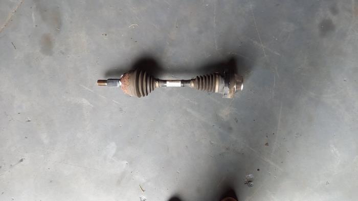 Gebruikte Steekas links-voor Volkswagen Touareg (7LA/7L6) 3.2 V6 24V Prijs € 33,00 Margeregeling aangeboden door TSI-Parts / Allmotorparts B.V.