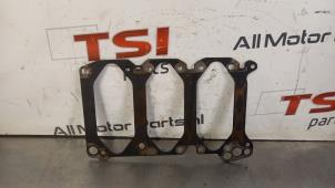 Gebruikte Tussenplaat motor Volkswagen Golf V (1K1) 2.0 GTI 16V Prijs € 15,00 Inclusief btw aangeboden door TSI-Parts / Allmotorparts B.V.