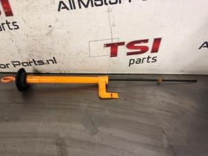 Gebruikte Olie Peilstok Volkswagen Touran (1T1/T2) 1.9 TDI 105 Euro 3 Prijs € 15,00 Inclusief btw aangeboden door TSI-Parts / Allmotorparts B.V.