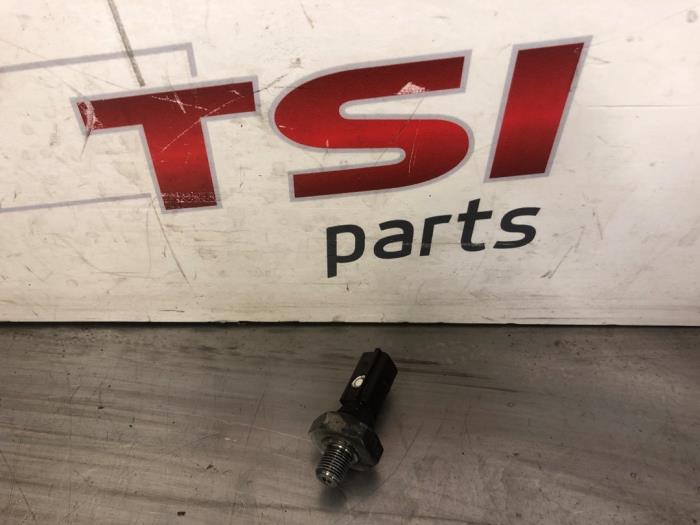 Gebruikte Oliedruk sensor Volkswagen Touran (1T1/T2) 1.9 TDI 105 Euro 3 Prijs € 12,00 Margeregeling aangeboden door TSI-Parts / Allmotorparts B.V.