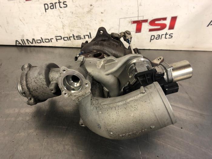 Turbo van een Audi A5 (F53/F5P) 2.0 45 TFSI Mild Hybrid 16V Quattro 2018
