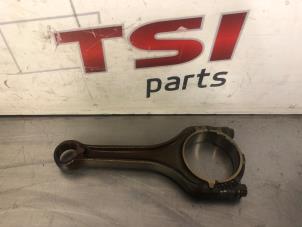 Gebruikte Drijfstang Volkswagen Golf VII (AUA) 1.5 TSI Evo BMT 16V Prijs € 99,99 Inclusief btw aangeboden door TSI-Parts / Allmotorparts B.V.