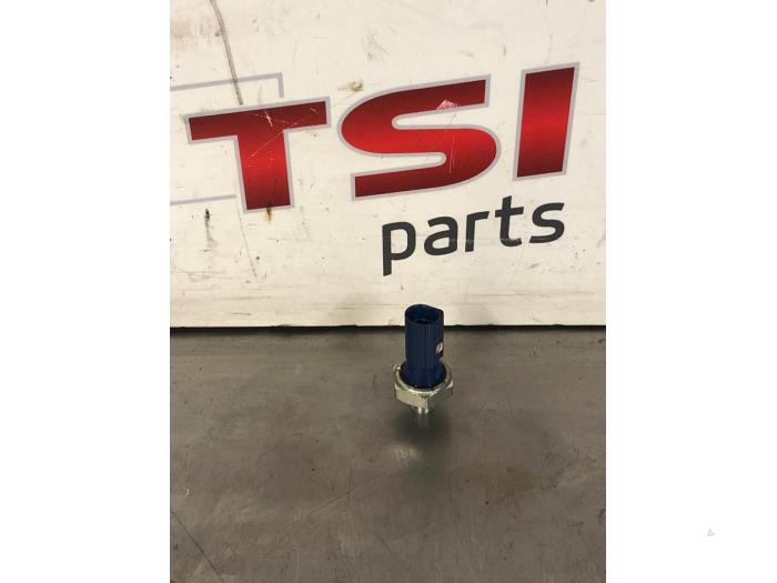 Gebruikte Schakelaar Oliedruk Volkswagen Golf VII (AUA) 2.0 R 4Motion 16V Prijs € 12,00 Margeregeling aangeboden door TSI-Parts / Allmotorparts B.V.