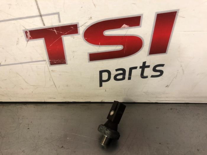 Gebruikte Oliedruk Schakelaar Volkswagen Golf VII (AUA) 2.0 R 4Motion 16V Prijs € 12,00 Margeregeling aangeboden door TSI-Parts / Allmotorparts B.V.