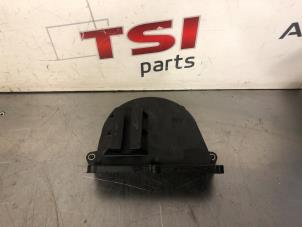 Gebruikte Distributiedeksel Volkswagen Polo V (6R) 1.2 TSI Prijs € 15,00 Inclusief btw aangeboden door TSI-Parts / Allmotorparts B.V.