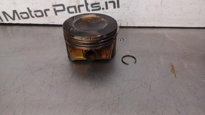 Gebruikte Zuiger Audi TT (8J3) 2.0 TFSI 16V Prijs € 25,00 Margeregeling aangeboden door TSI-Parts / Allmotorparts B.V.