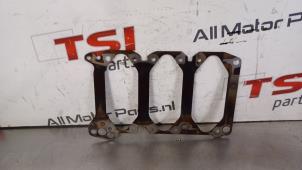 Gebruikte Tussenplaat motor Audi TT (8J3) 2.0 TFSI 16V Prijs € 15,00 Inclusief btw aangeboden door TSI-Parts / Allmotorparts B.V.