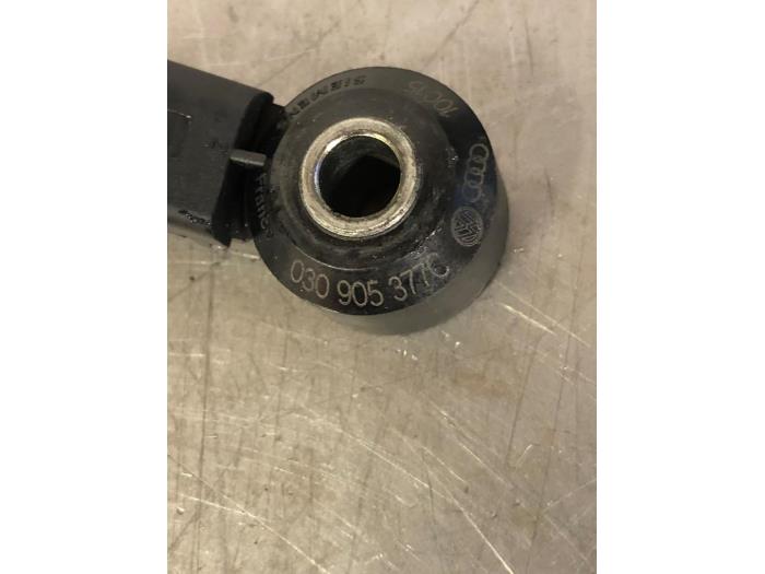 Klopsensor van een Volkswagen Polo V (6R) 1.2 TSI 2010