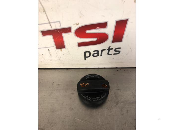 Gebruikte Oliedop Volkswagen Golf VI (5K1) 1.2 TSI BlueMotion Prijs € 8,00 Margeregeling aangeboden door TSI-Parts / Allmotorparts B.V.