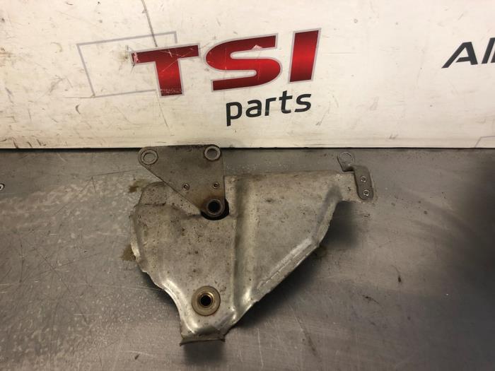 Gebruikte Hitteschild uitlaat Audi A3 Limousine (8VS/8VM) 1.4 TFSI ACT 16V Prijs € 14,50 Margeregeling aangeboden door TSI-Parts / Allmotorparts B.V.