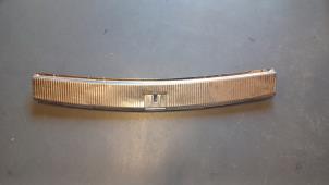 Gebruikte Carrosserielijst Volkswagen Touareg (7LA/7L6) 3.2 V6 24V Prijs € 25,00 Inclusief btw aangeboden door TSI-Parts / Allmotorparts B.V.