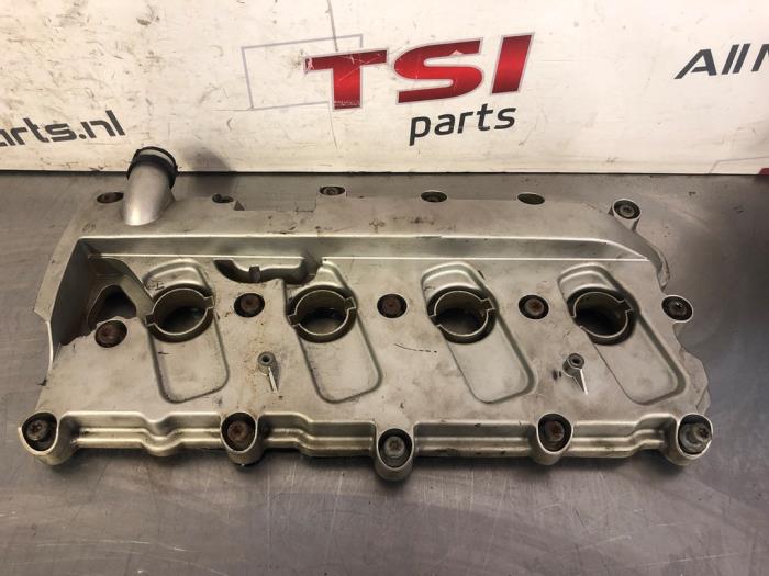 Gebruikte Kleppendeksel Audi Q7 (4LB) 4.2 FSI V8 32V Prijs € 40,00 Margeregeling aangeboden door TSI-Parts / Allmotorparts B.V.