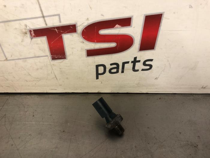 Gebruikte Schakelaar Oliedruk Volkswagen Golf V (1K1) 1.4 16V Prijs € 12,00 Margeregeling aangeboden door TSI-Parts / Allmotorparts B.V.