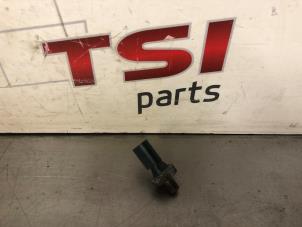 Gebruikte Schakelaar Oliedruk Volkswagen Golf V (1K1) 1.4 16V Prijs € 15,00 Inclusief btw aangeboden door TSI-Parts / Allmotorparts B.V.