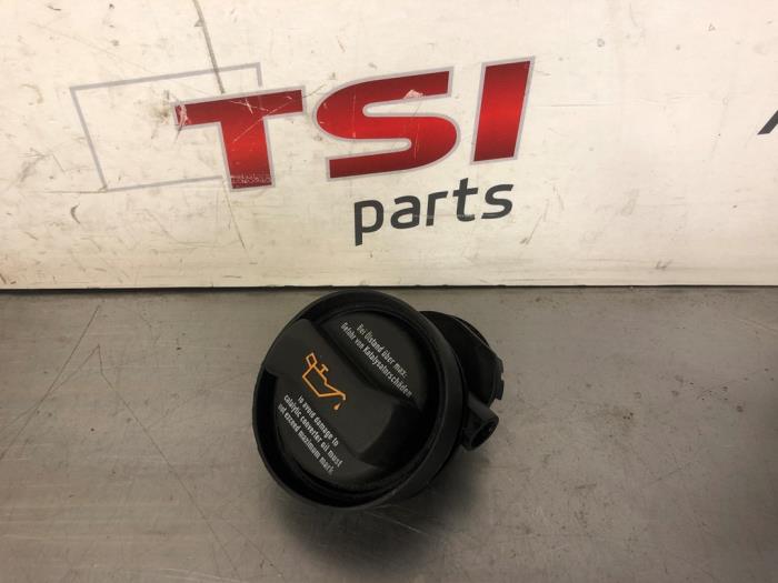 Gebruikte Oliedop Volkswagen Golf V (1K1) 1.4 16V Prijs € 12,00 Margeregeling aangeboden door TSI-Parts / Allmotorparts B.V.